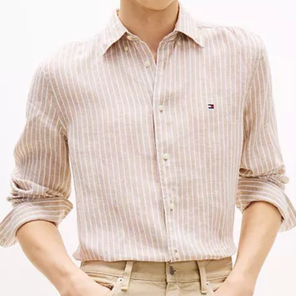 Men’s NWT Tommy Hilfiger Burgundy Striped Button-Down Shirt - size M